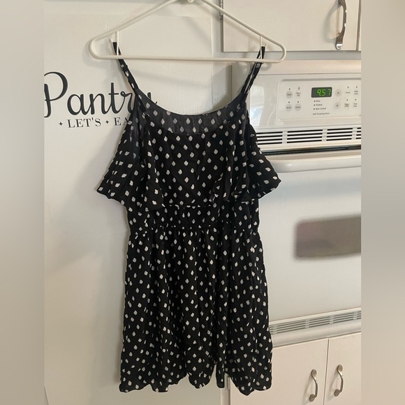 Dresses & Skirts - Elle black and white polka dot dress